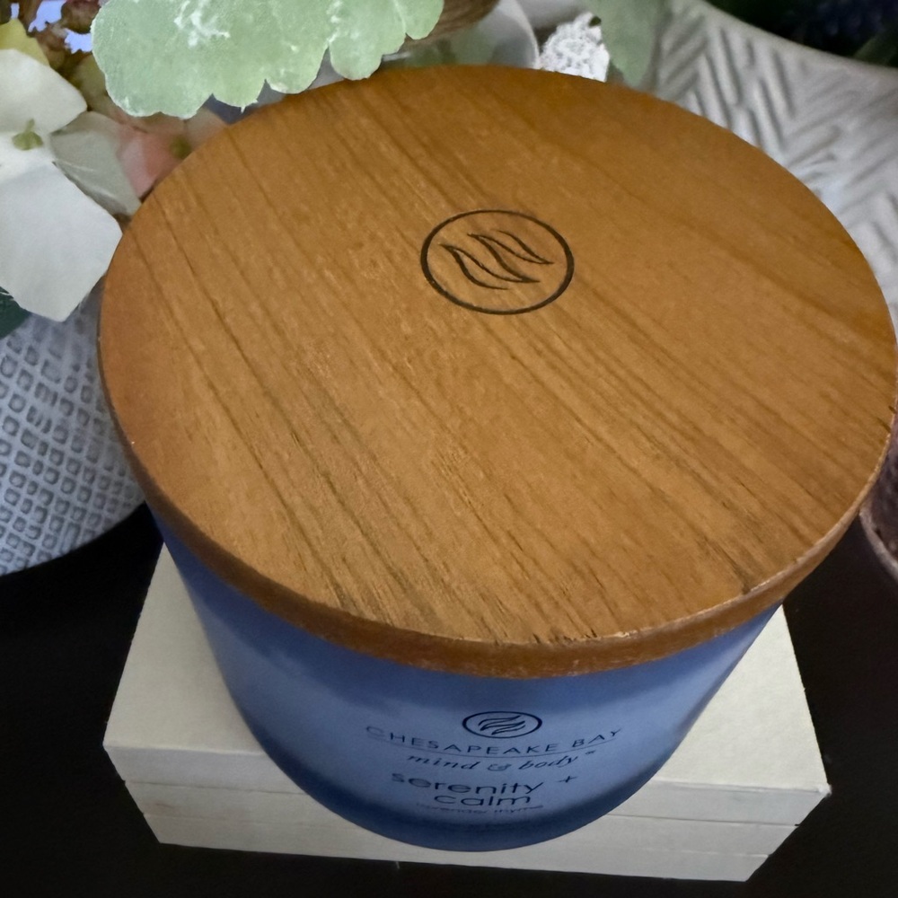 🆕🪷 CHESAPEAKE BAY MIND & BODY “SERENITY & CALM” 3-WICK JARRED CANDLE. (11 oz). - Picture 7 of 9